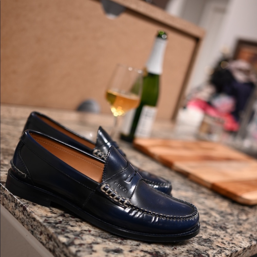 Gucci Navy Loafers Made in Italy, SZ9, Like New Condition